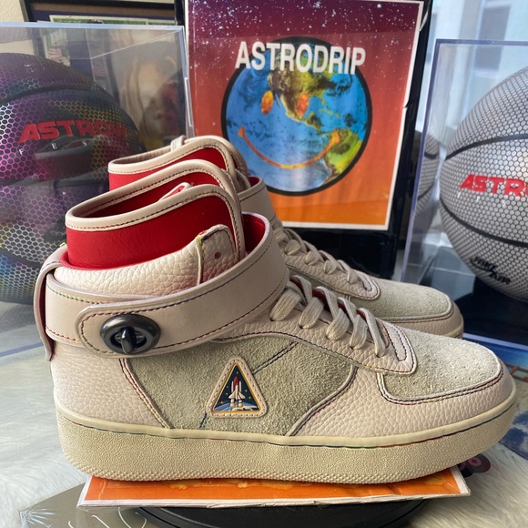 Coach Other - 🆕 Coach X NASA Space Collection Spaceship - M 8D